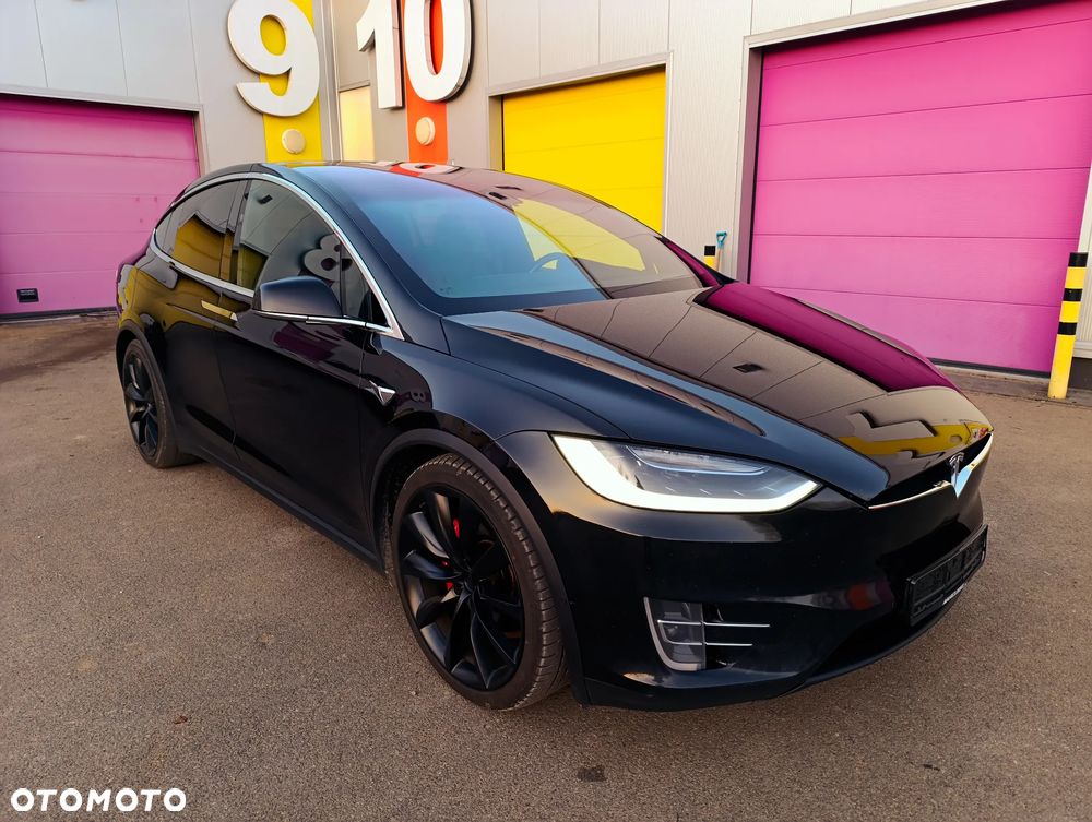 Tesla Model X Performance - 12