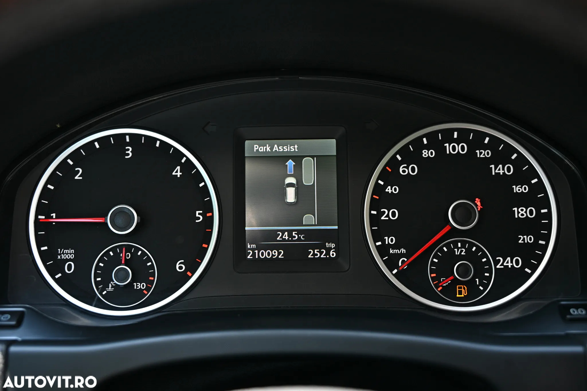 Volkswagen Tiguan 2.0 TDI 4Motion DSG Sport & Style - 30