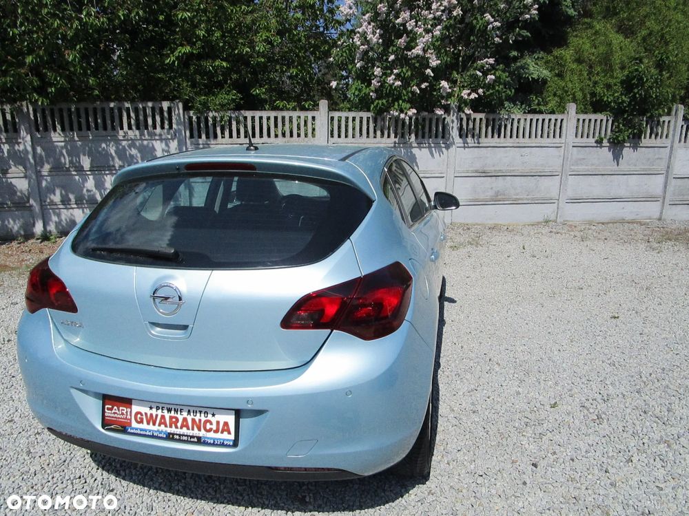 Opel Astra 1.6 Design Edition - 11