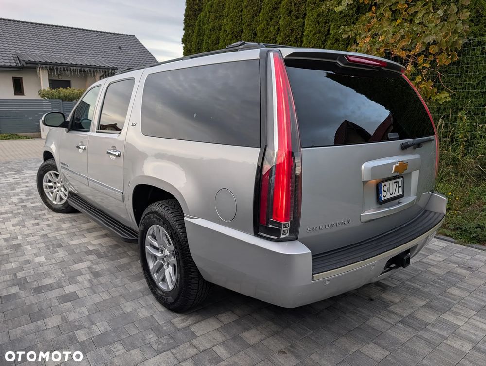 Chevrolet Suburban - 3