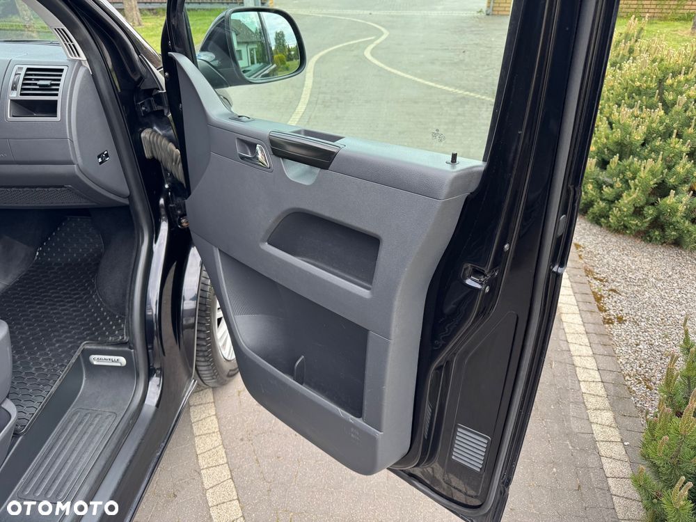 Volkswagen Caravelle - 23