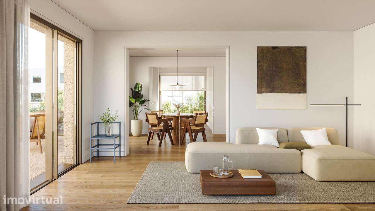 Apartamento T1 com 2 Pátios Privativos e Garagem em Paranhos - Grande imagem: 2/14