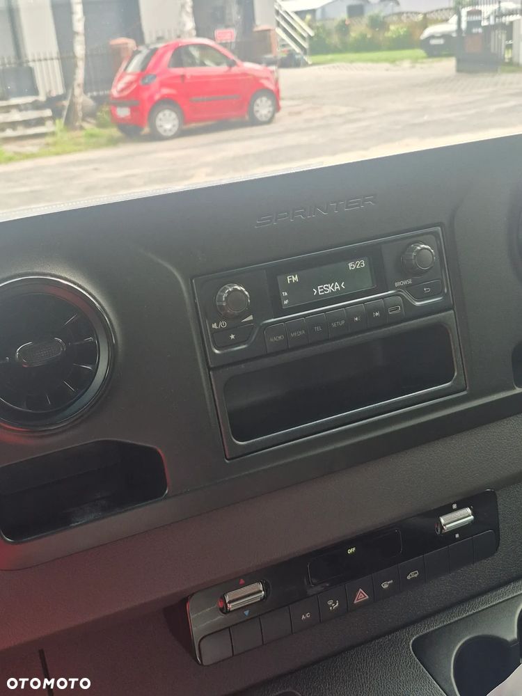 Mercedes-Benz Sprinter - 21
