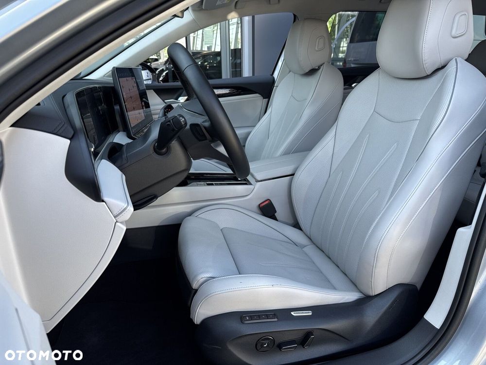 Volkswagen Passat Variant 2.0 TDI SCR 4Mot Elegance DSG - 9