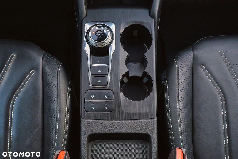 Ford Kuga - 30