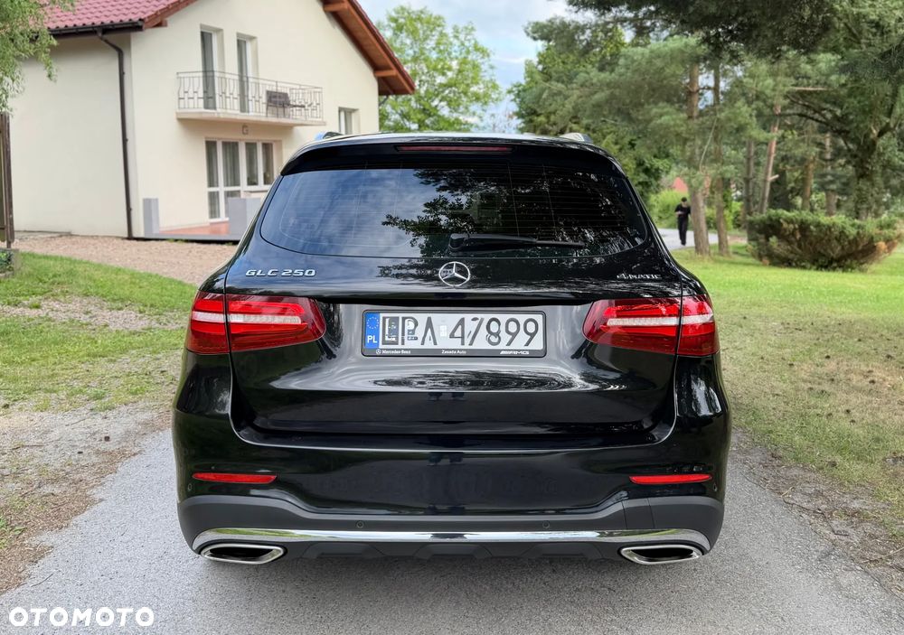 Mercedes-Benz GLC 250 4Matic 9G-TRONIC AMG Line - 9