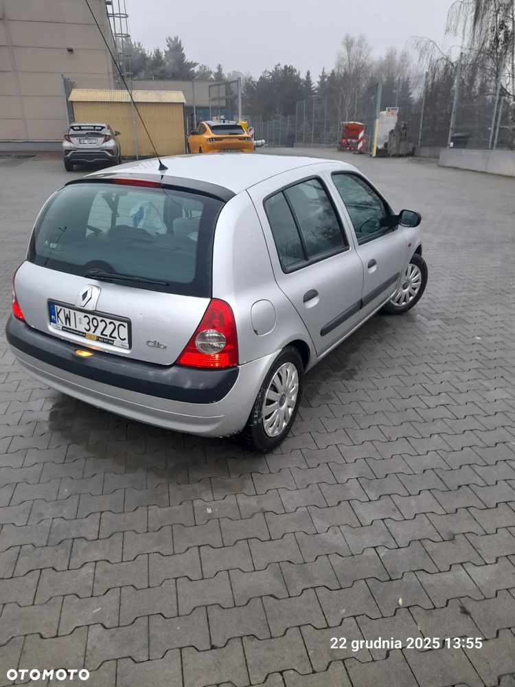 Renault Clio - 10