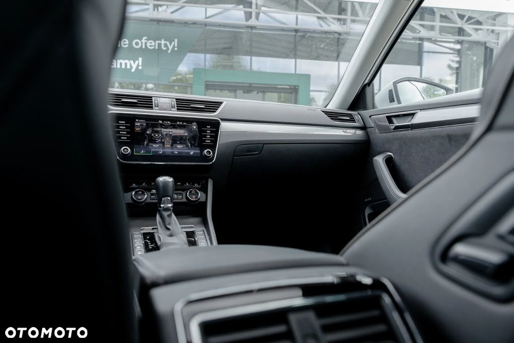 Skoda Superb 2.0 TSI 4x4 Scout DSG - 38