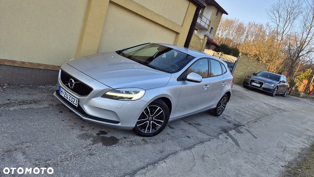 Volvo V40 D2 Momentum - 2