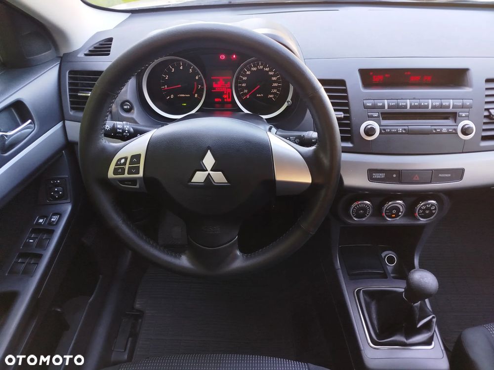 Mitsubishi Lancer 1.6 - 9