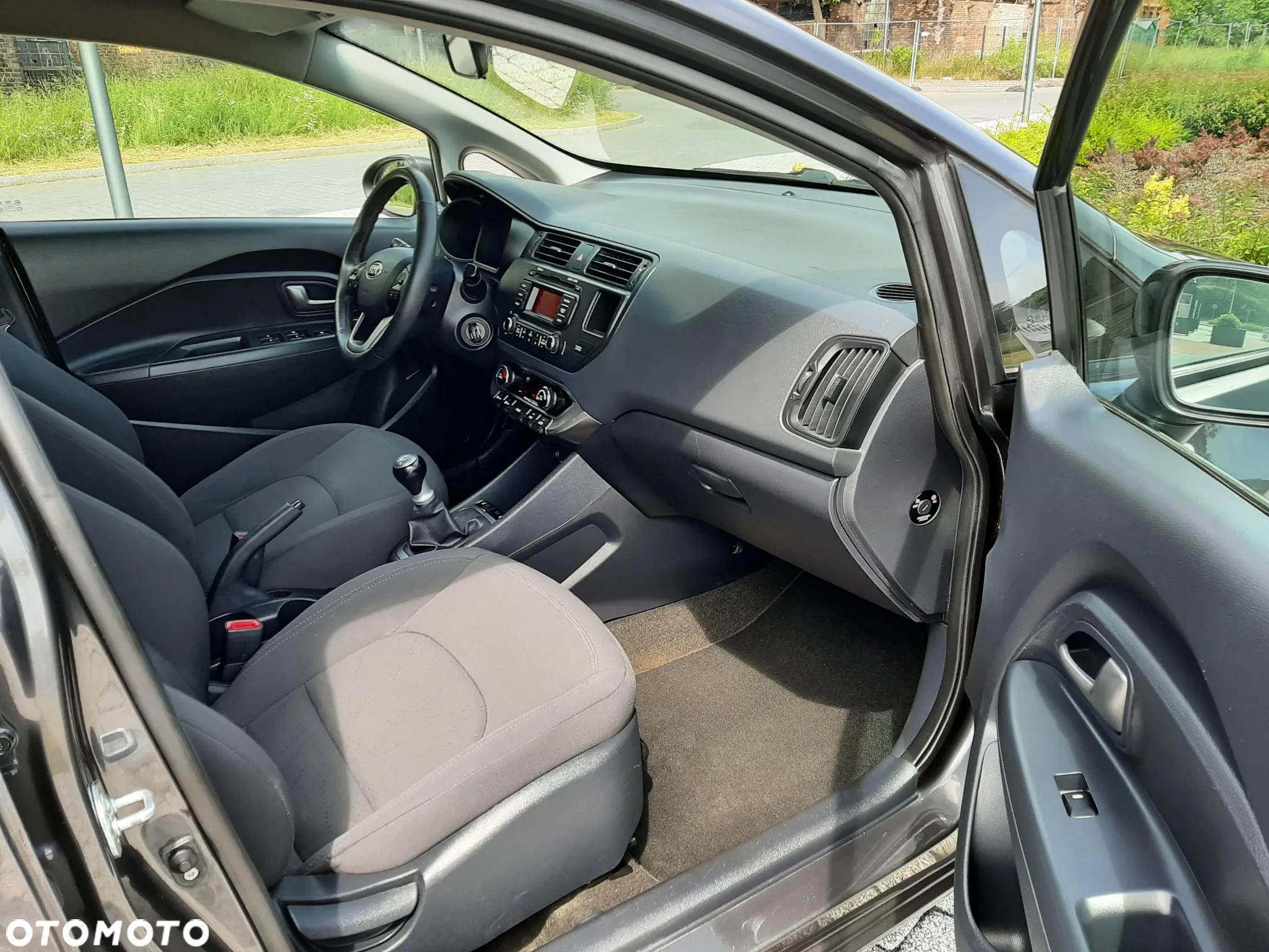 Kia Rio 1.2 Dream Team Edition - 14