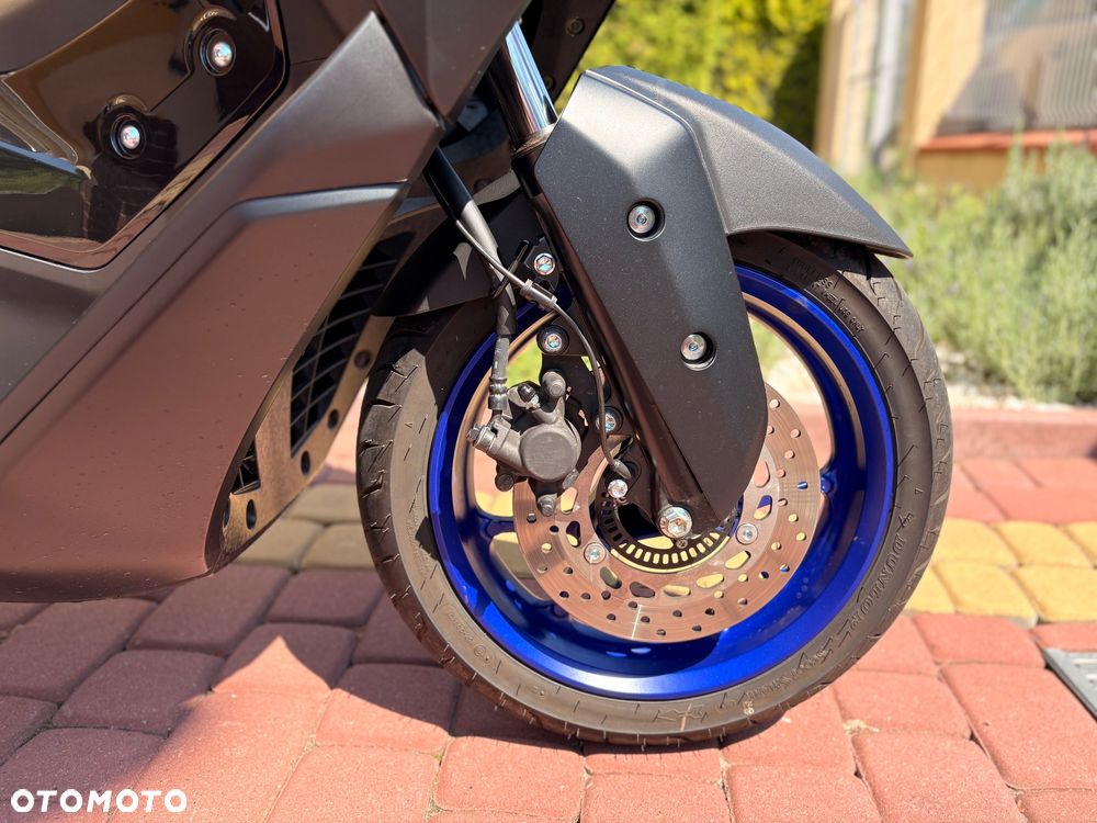 Yamaha NMAX - 11
