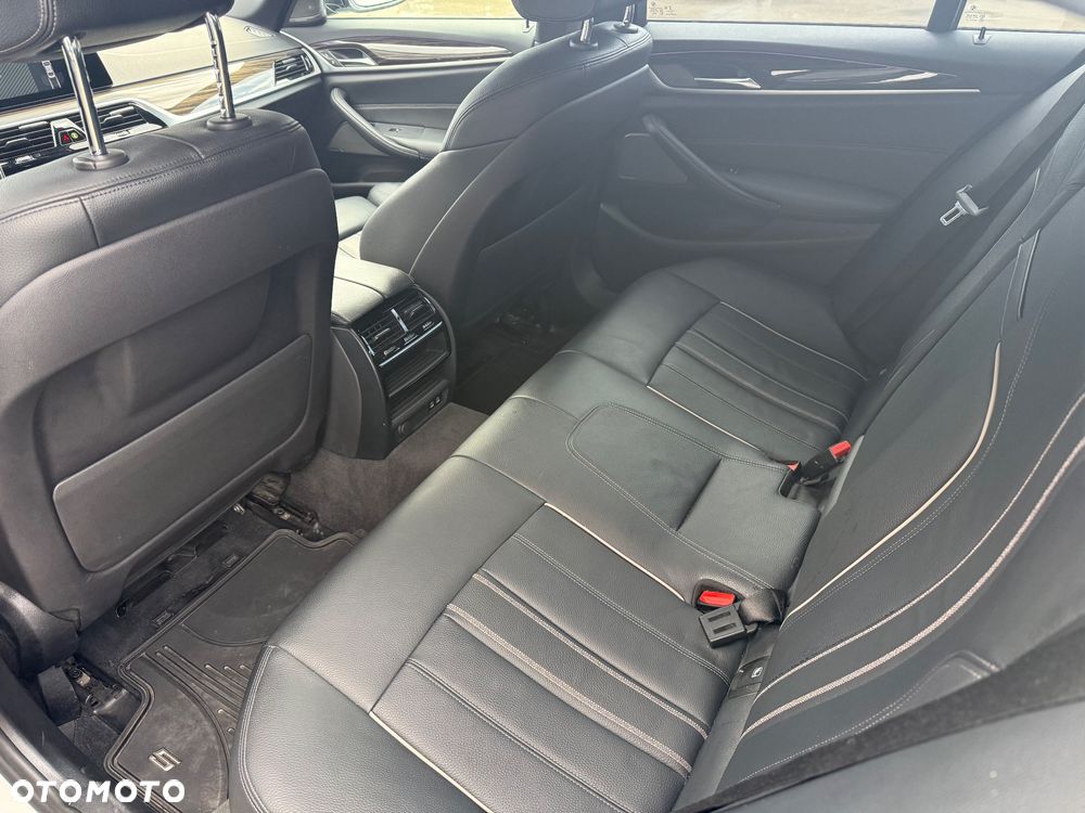 BMW Seria 5 530i xDrive M Sport sport - 24