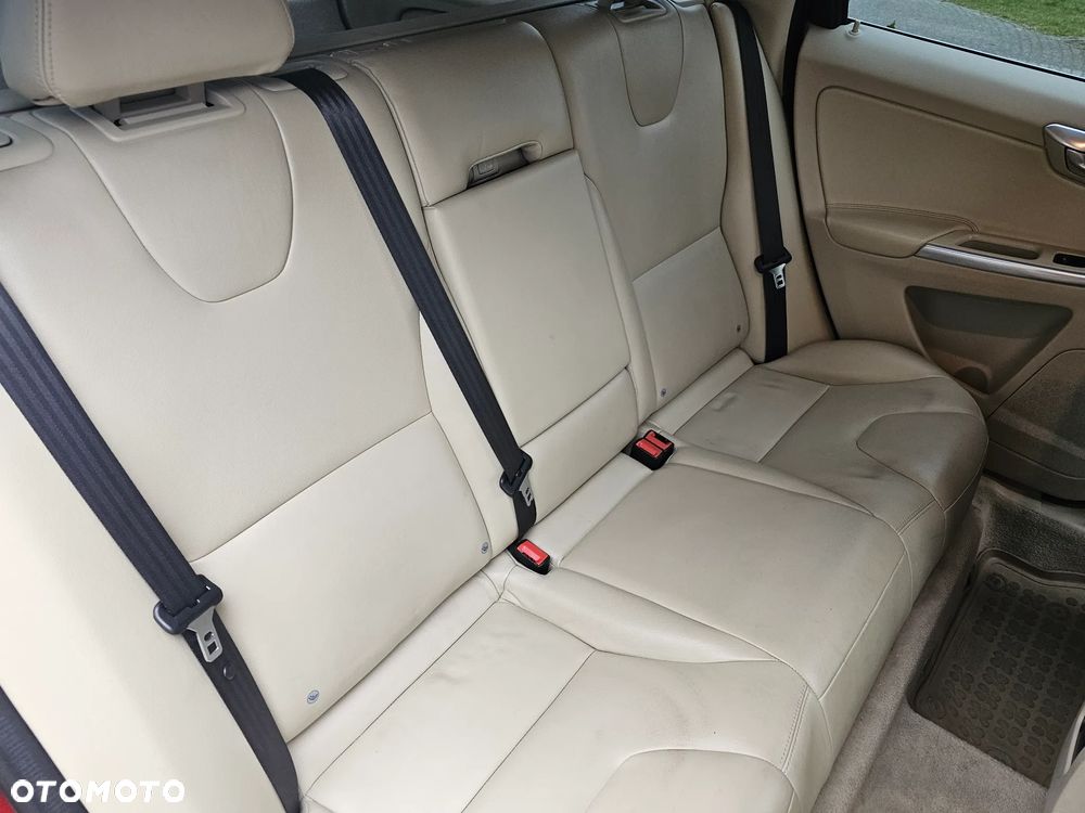 Volvo XC 60 D4 AWD Summum - 18