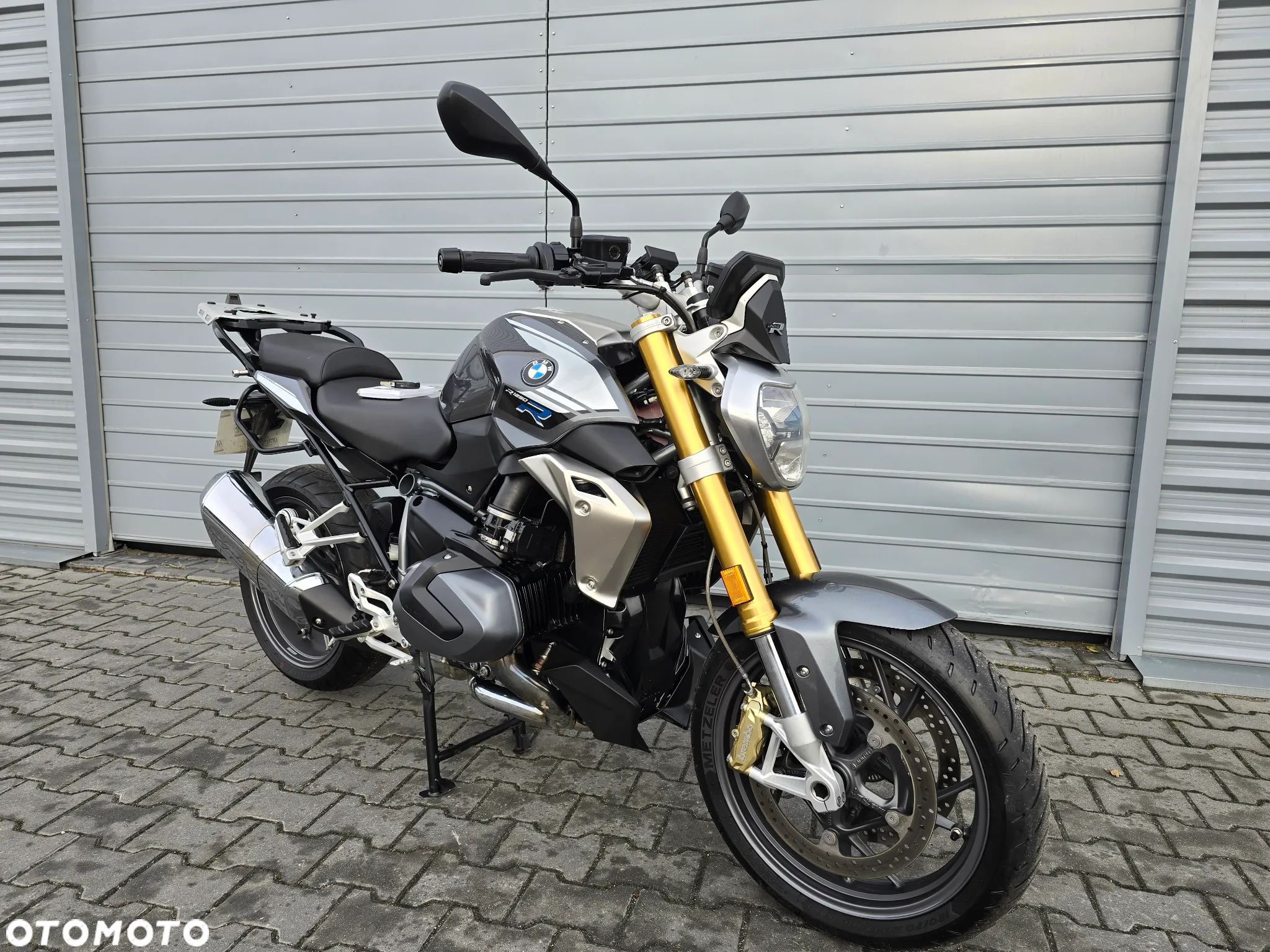 BMW R - 1