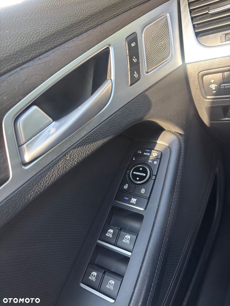 Hyundai Genesis - 12
