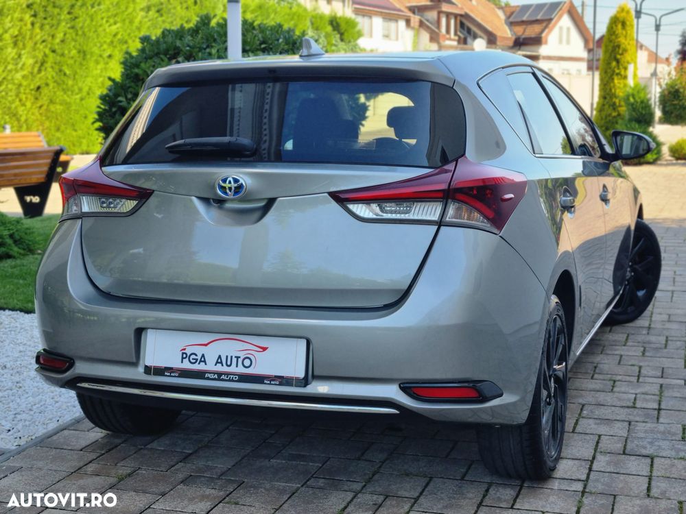 Toyota Auris 1.8 L VVT-i Sol + - 3