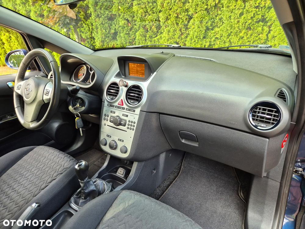 Opel Corsa 1.4 16V Active - 37