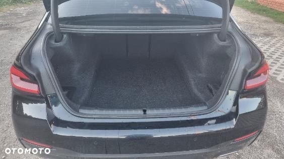 BMW Seria 5 520i - 11