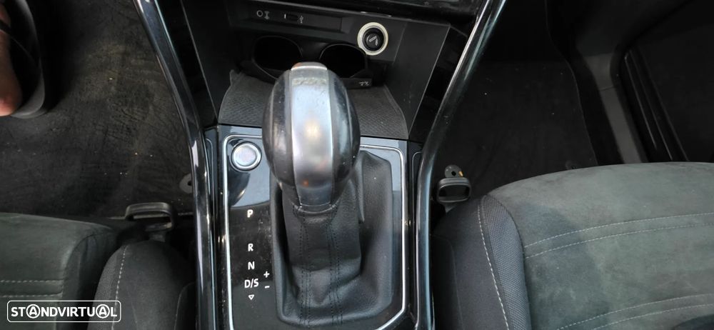 VW Touran 2.0 TDI Highline DSG - 10