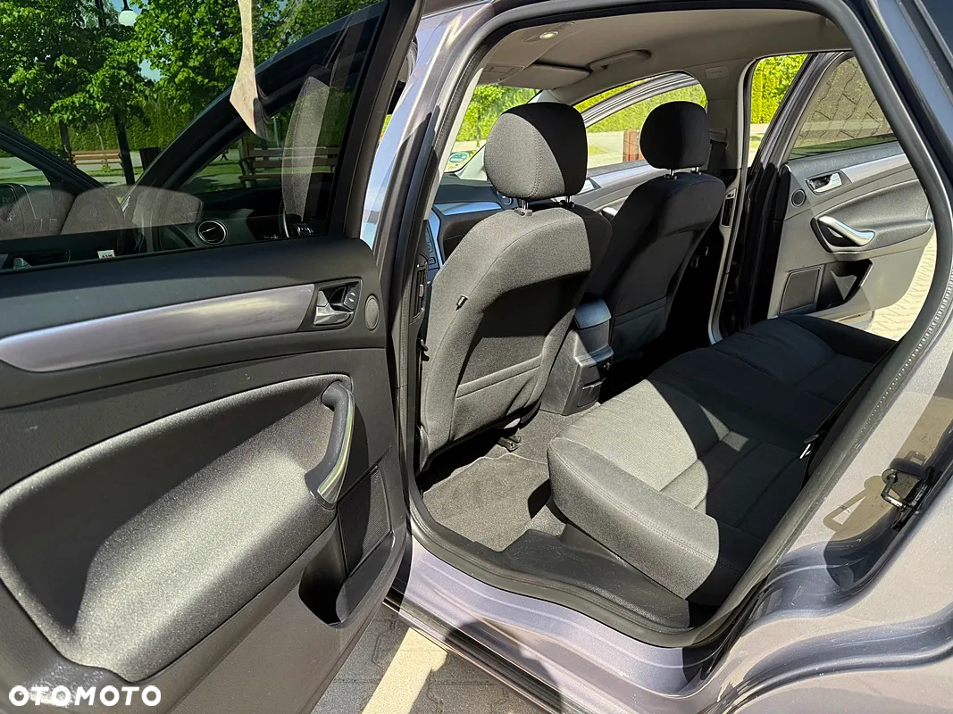 Ford Mondeo 1.6 T Platinium X Plus (Titanium) - 17