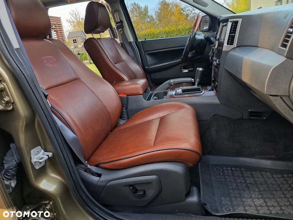 Jeep Grand Cherokee - 34