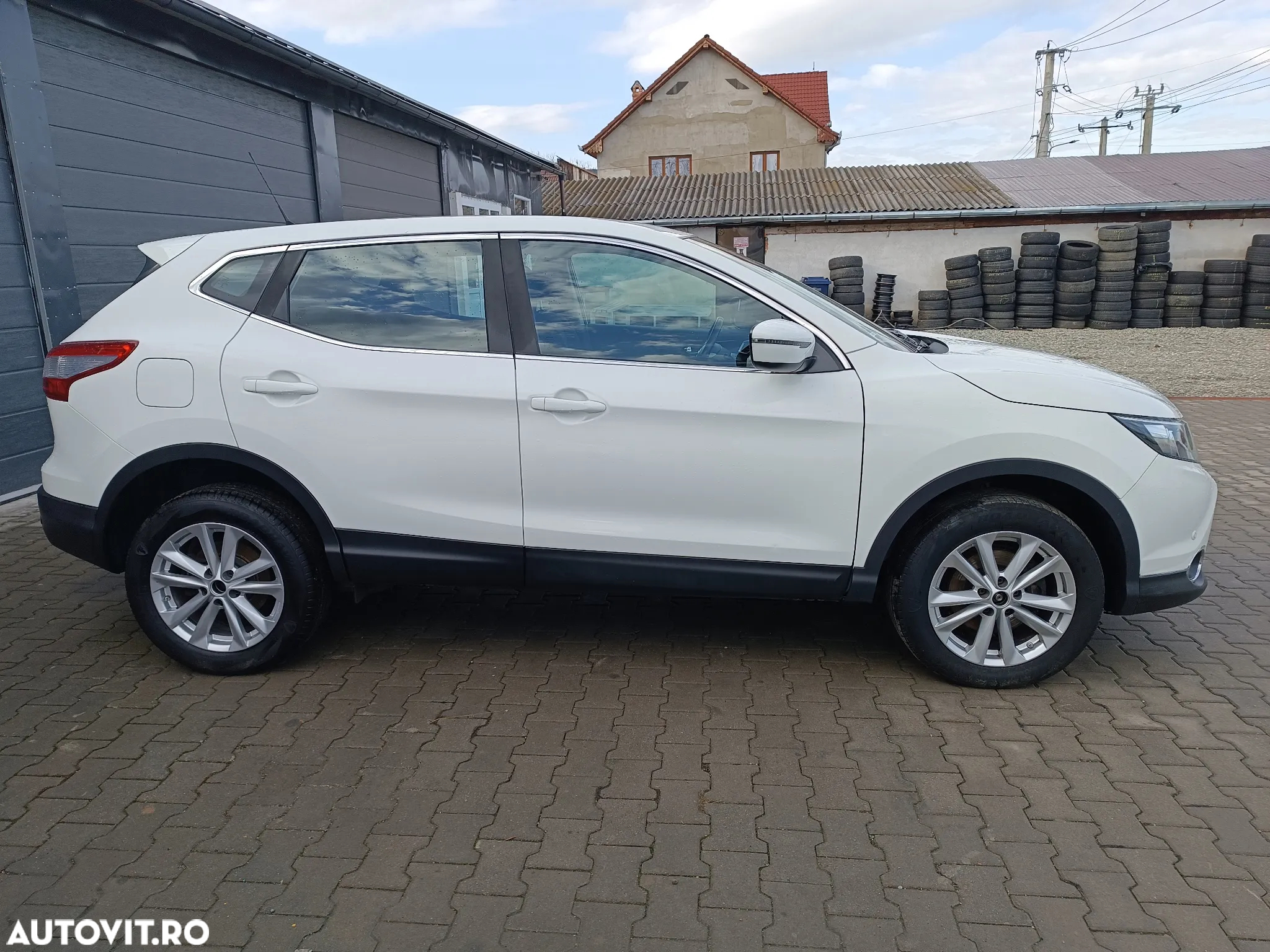 Nissan Qashqai 1.2 DIG-T Start/Stop X-TRONIC N-Connecta - 4