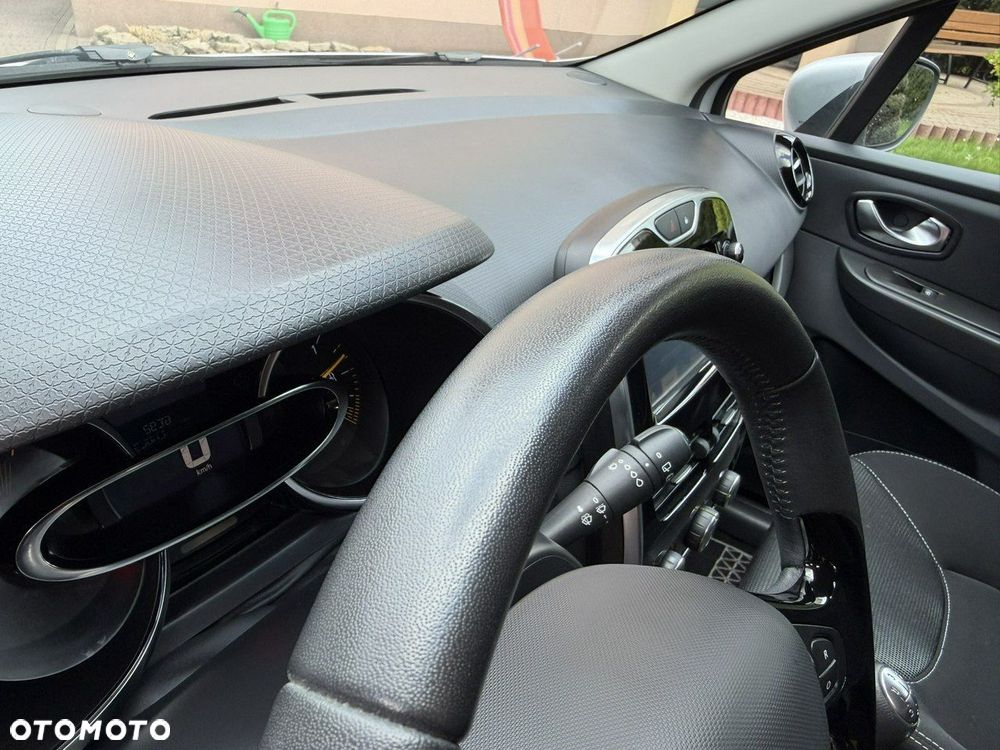 Renault Clio 1.2 16V Life EU6 - 11