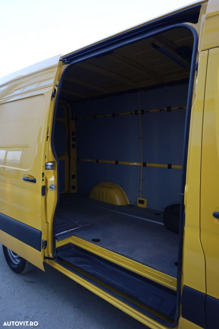 Mercedes-Benz Sprinter - 10