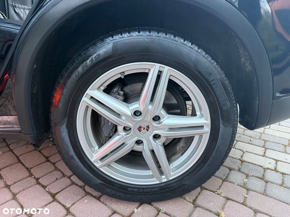 Porsche Cayenne - 21