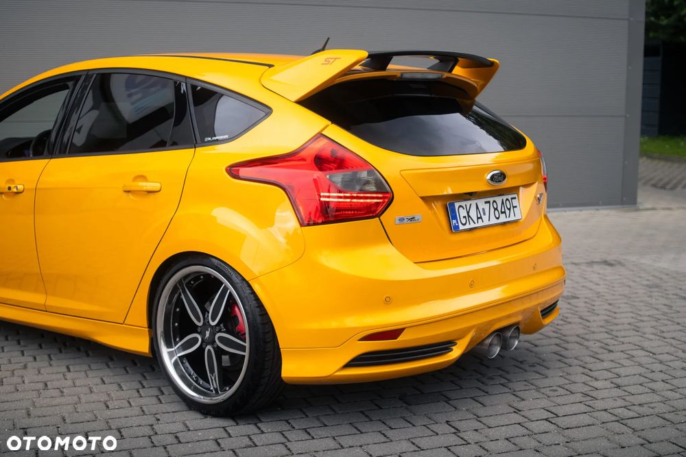 Ford Focus 2.0 EcoBoost ST mit Leder-Exclusiv-Paket - 28