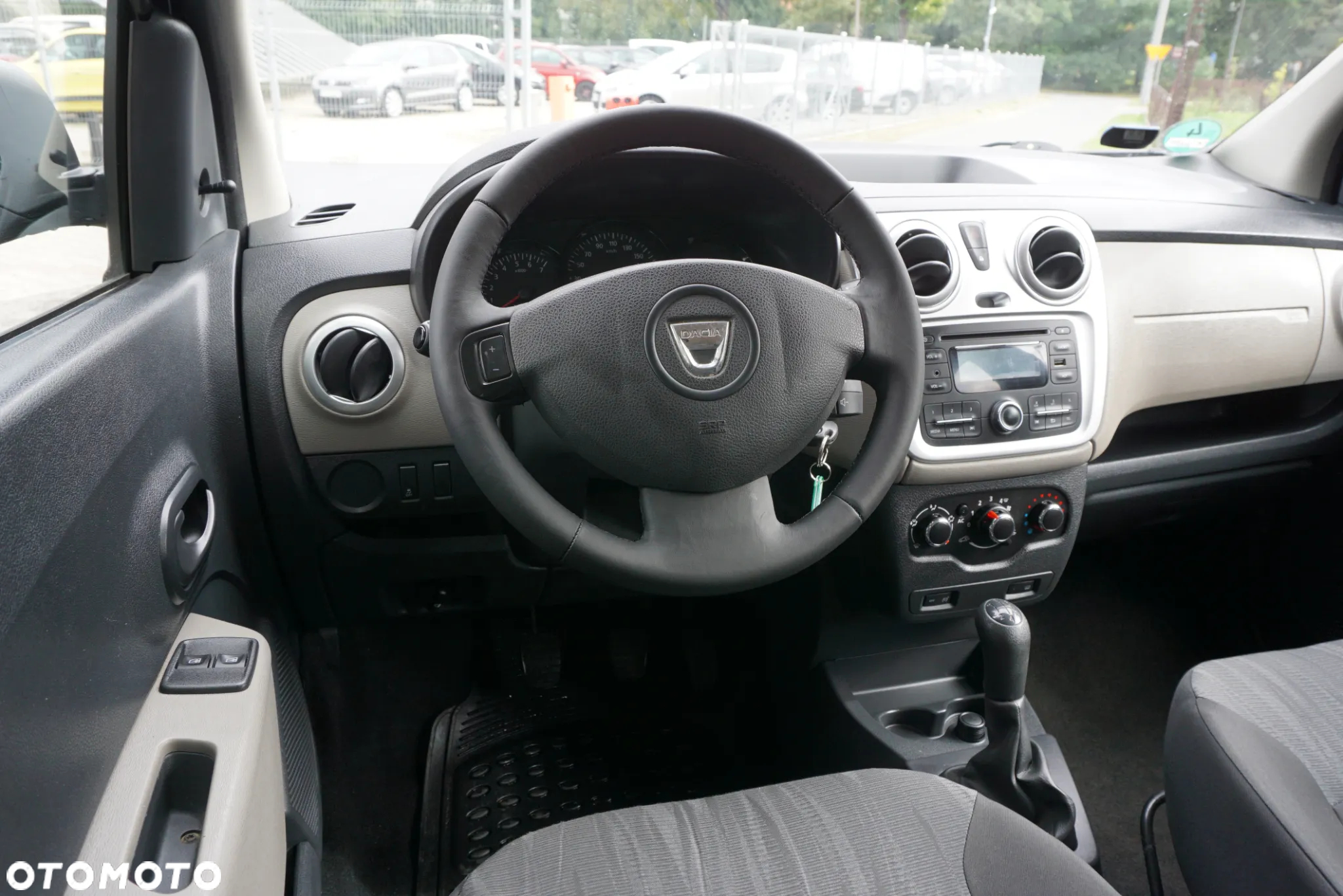Dacia Lodgy 1.6 MPI 85 Ambiance - 12