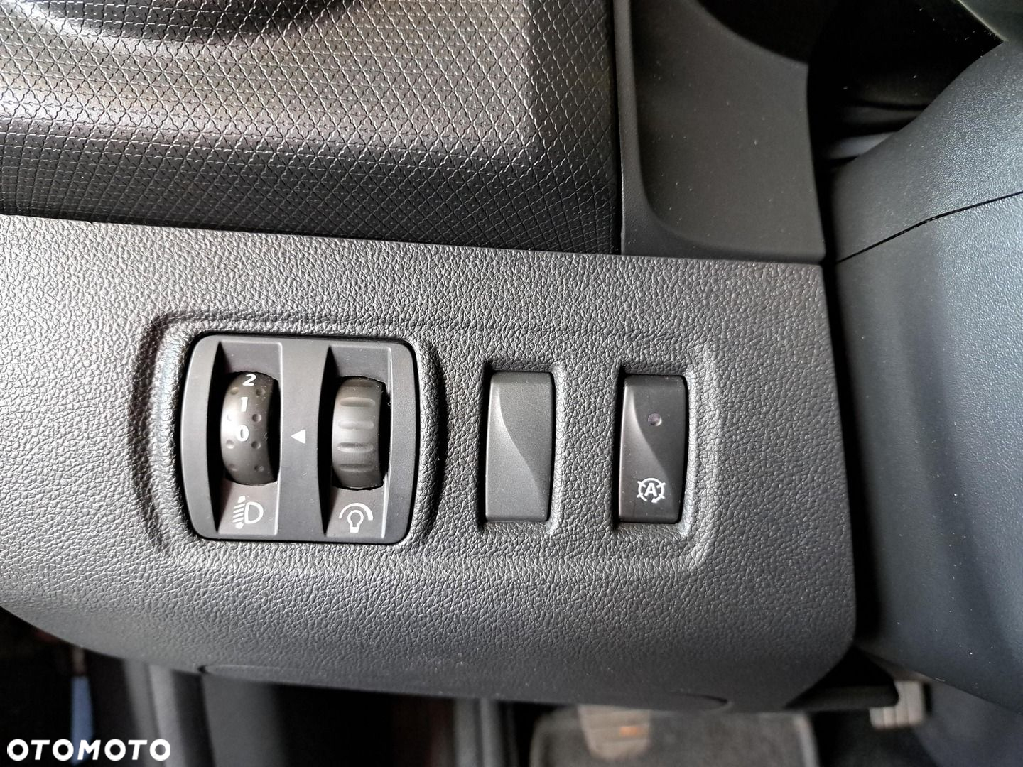 Renault Clio 0.9 Energy TCe Limited - 29