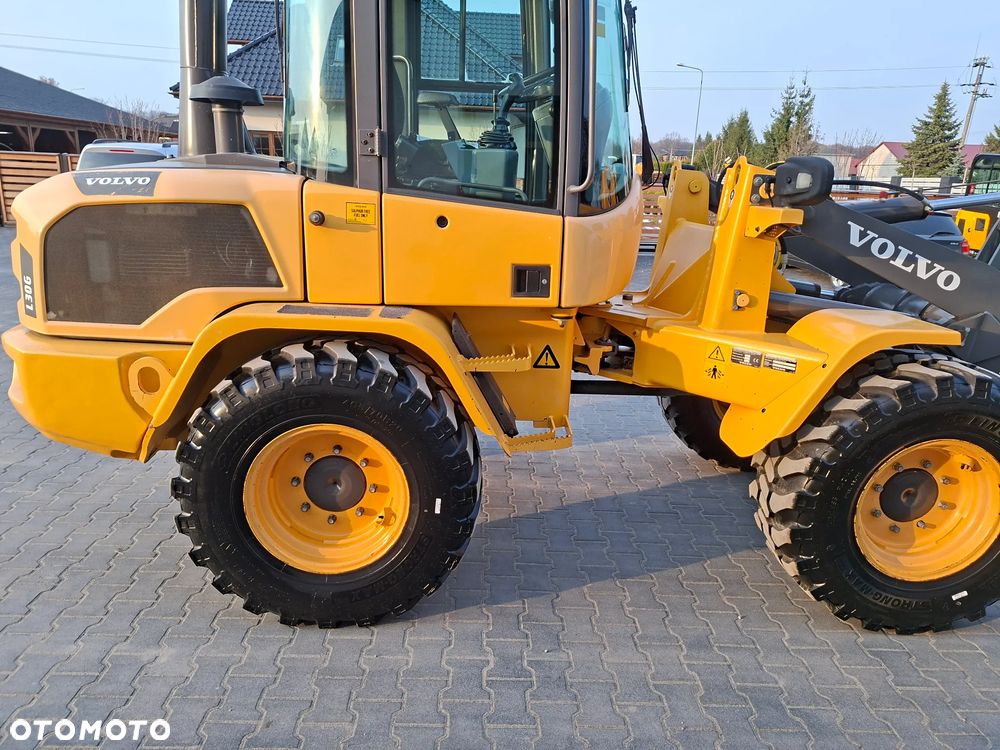 Volvo L30G - 13