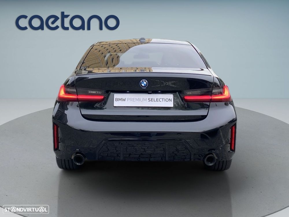 BMW 330 e Pack Desportivo M Pro Auto - 21