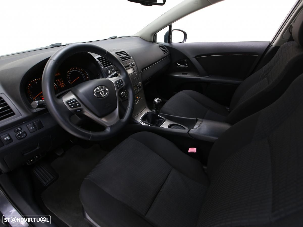 Toyota Avensis SW - 7