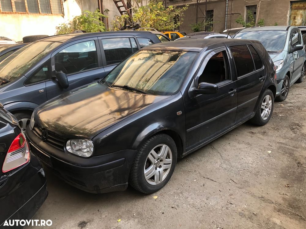 Dezmembrez VW Volkswagen Golf 4 negru benzina cutie automata 2002 - 7