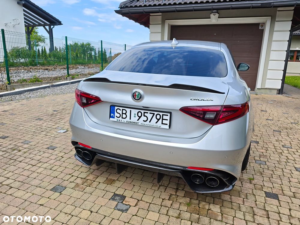 Alfa Romeo Giulia 2.9 V6 Bi-Turbo AT8 Quadrifoglio - 5