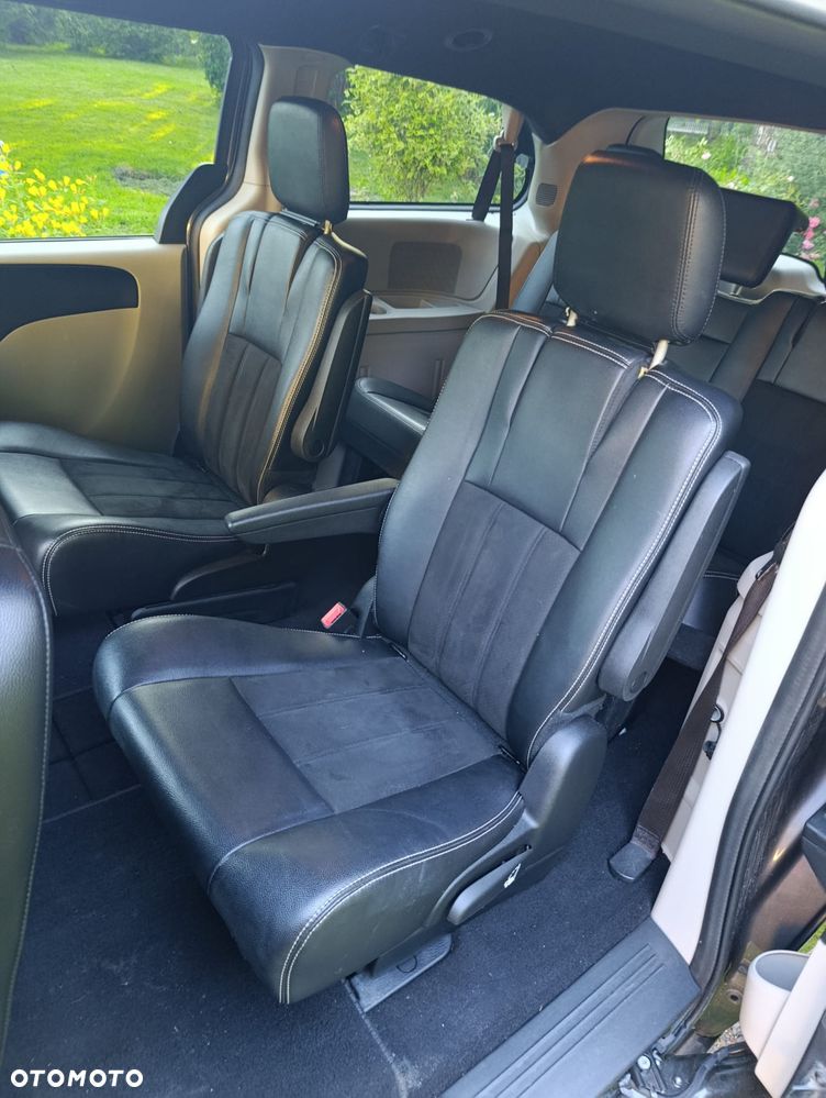Dodge Grand Caravan - 7