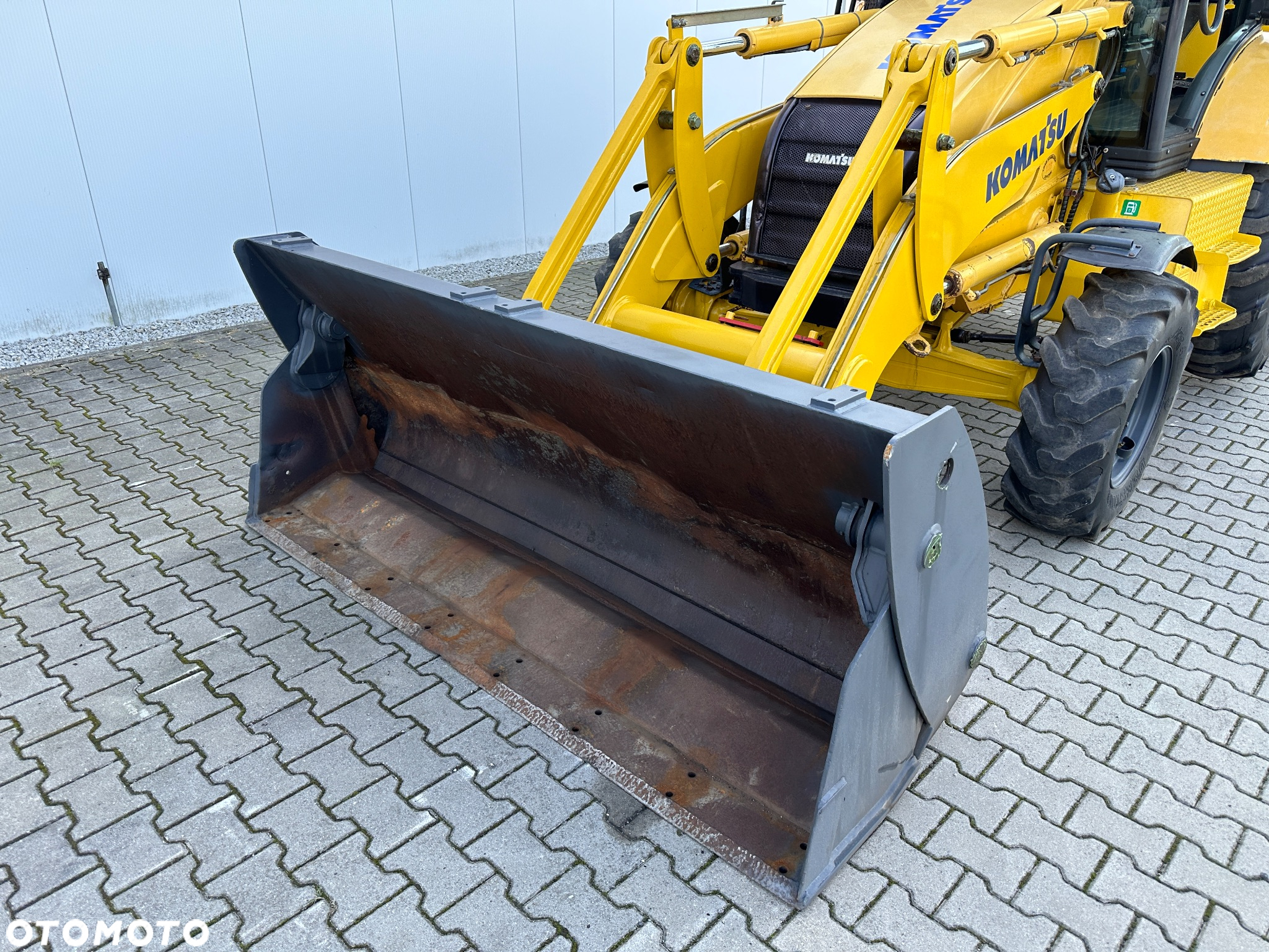 Komatsu WB93R - 2