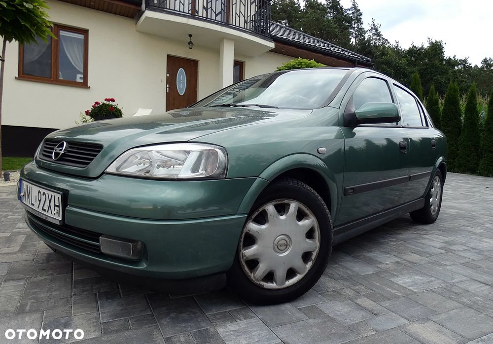 Opel Astra 1.6 Sportive - 3