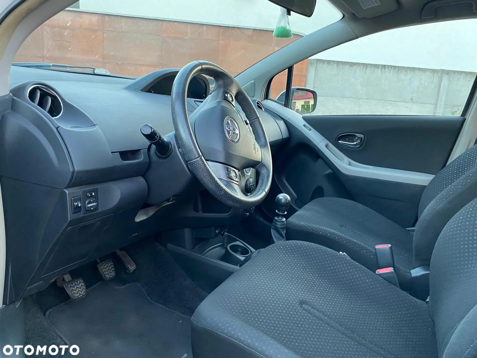 Toyota Yaris - 7