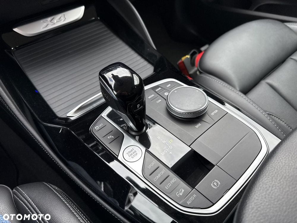 BMW X4 - 16