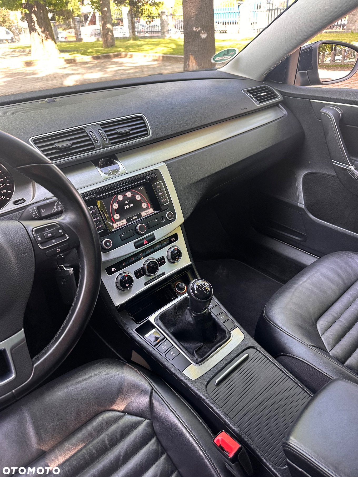 Volkswagen Passat Variant 2.0 TDI BlueMotion Technology R-Line - 14