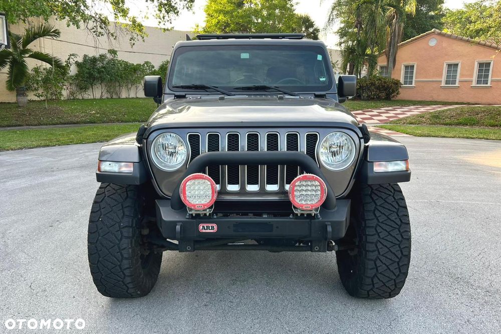 Jeep Wrangler - 8