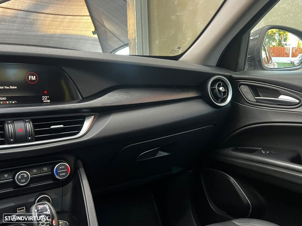 Alfa Romeo Stelvio 2.2 D TI AT8 - 56