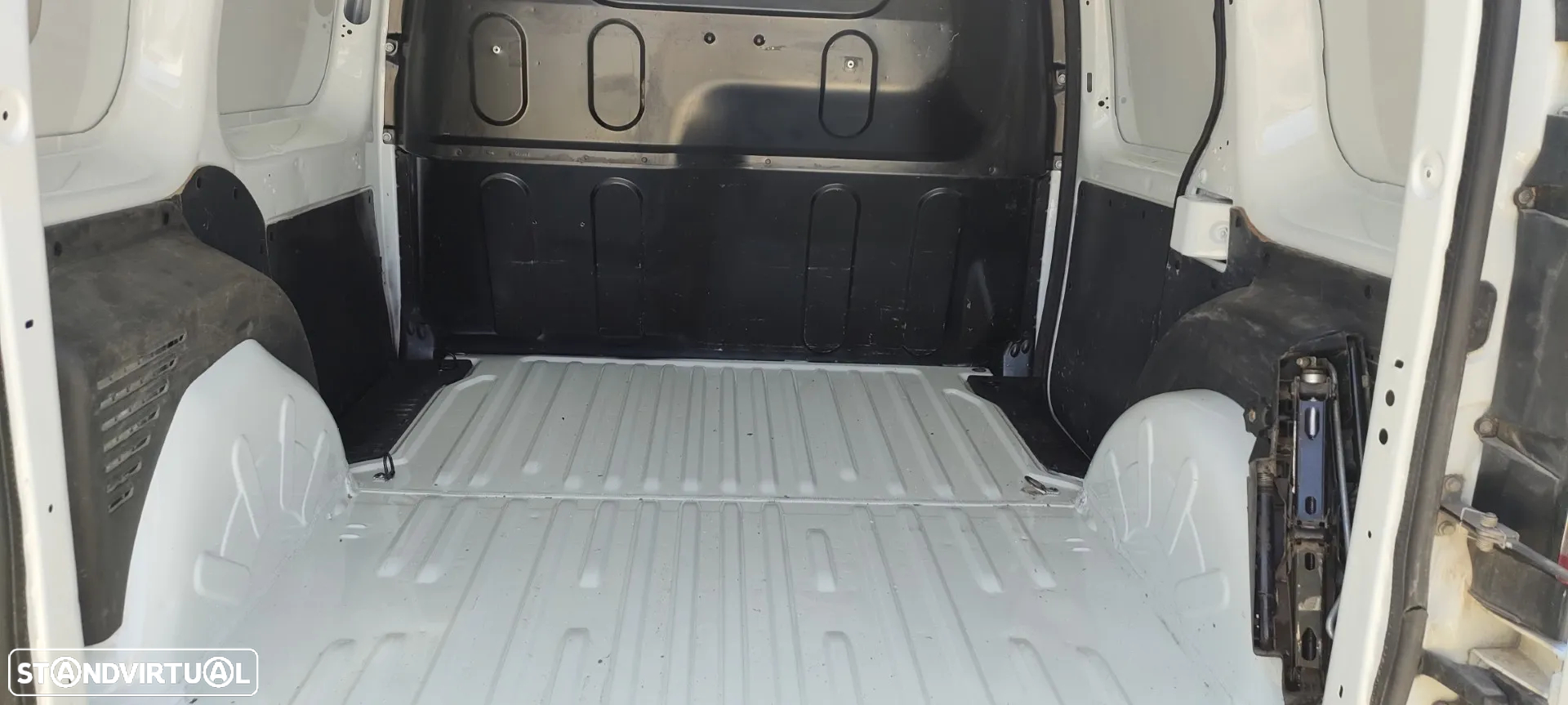 Renault Kangoo 1.5 DCI 3 Lug - 3