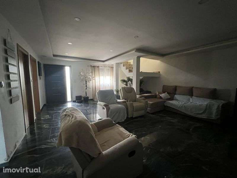 Casa res de chao e 1 andar (Garagem e telheiro incluidos) - Grande imagem: 3/5