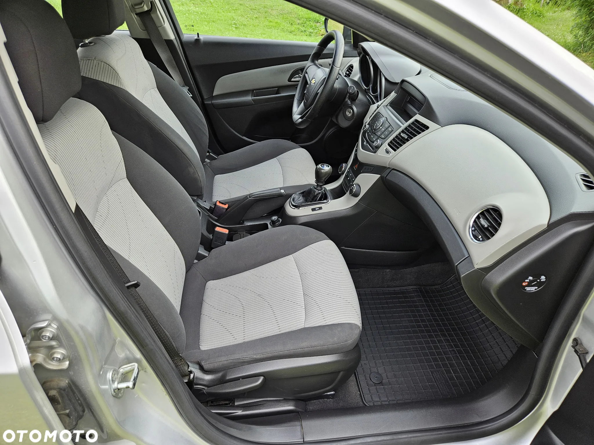 Chevrolet Cruze - 14