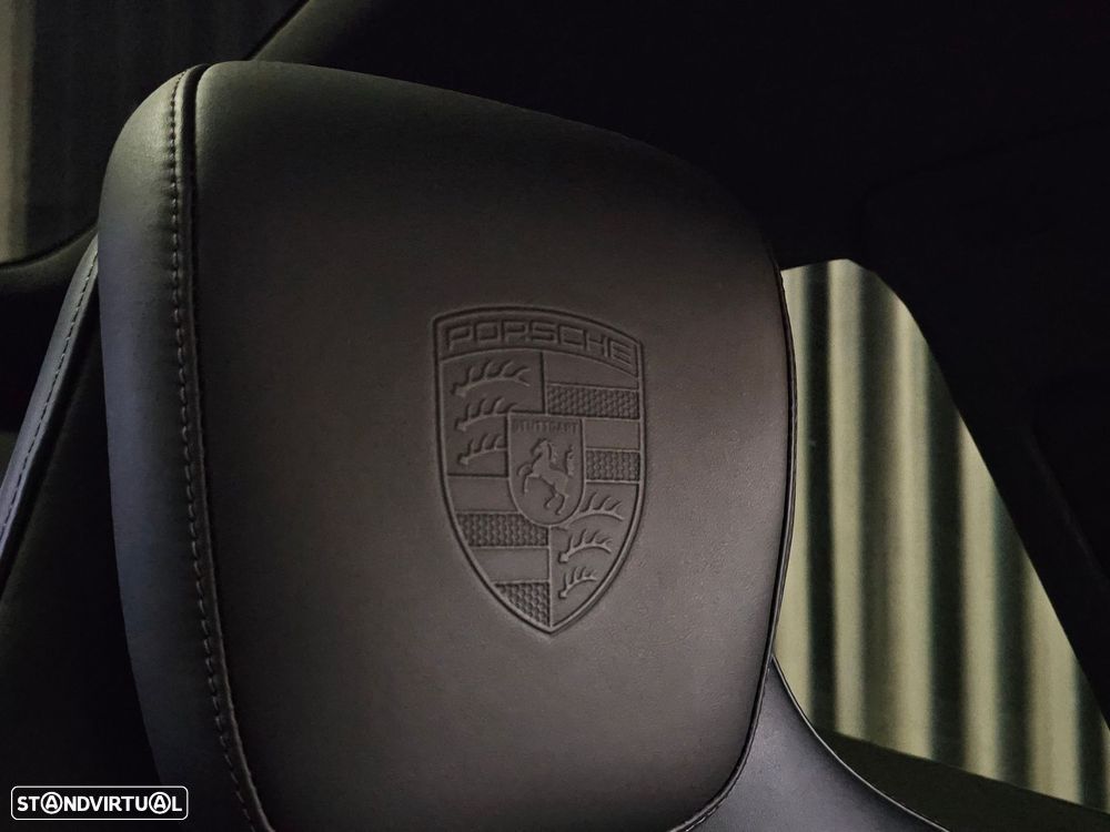 Porsche Taycan Cross Turismo 4 - 29